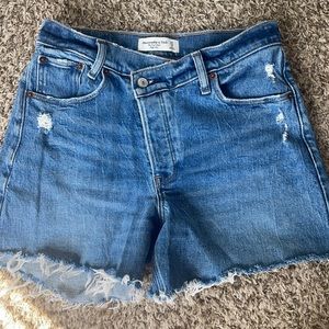 Abercrombie high rise dad short